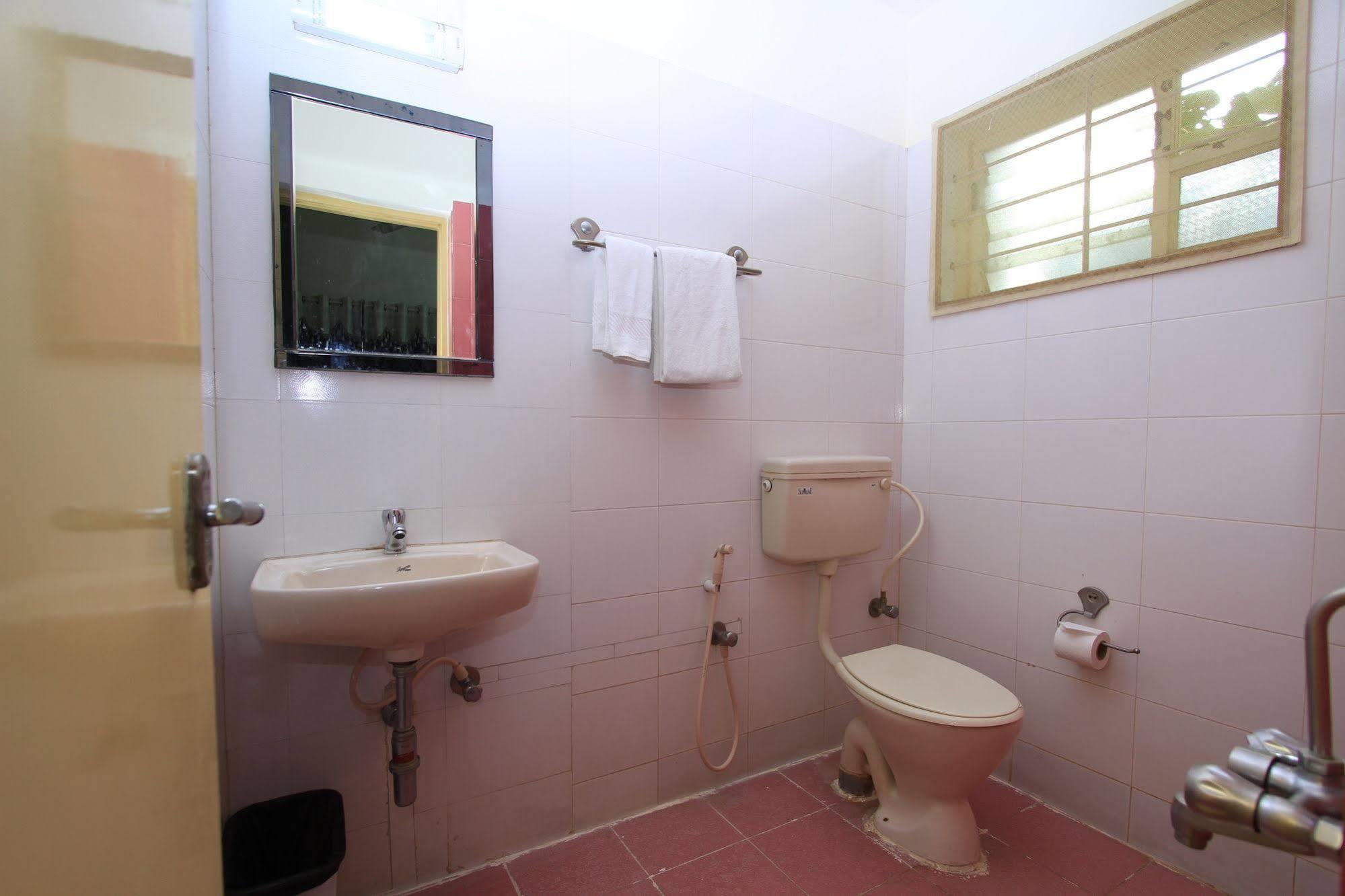 Arra Suites Kempegowda Airport Hotel Bangalore Exteriör bild